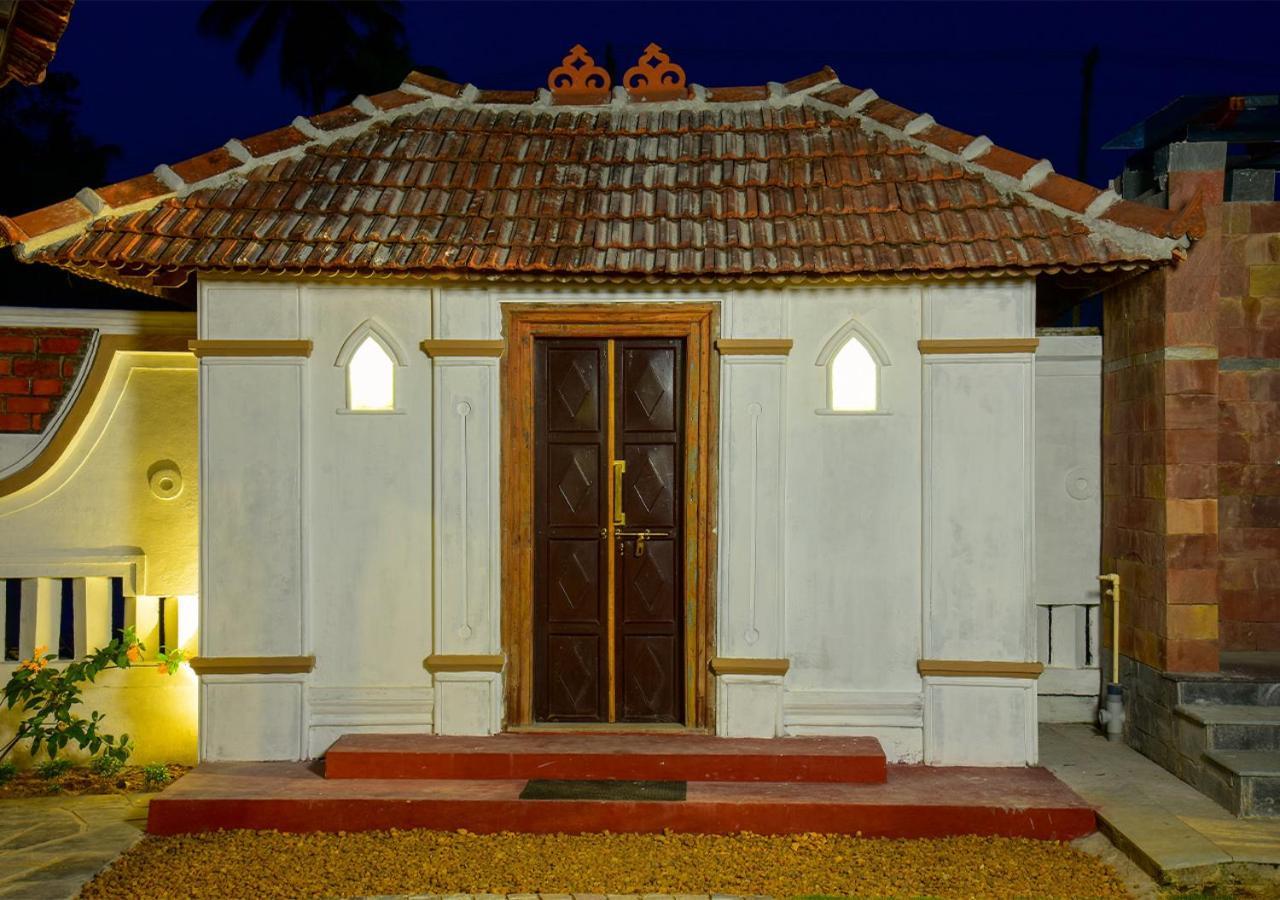 Kumarakom Tharavadu - A Heritage Hotel, Kumarakom Exterior photo